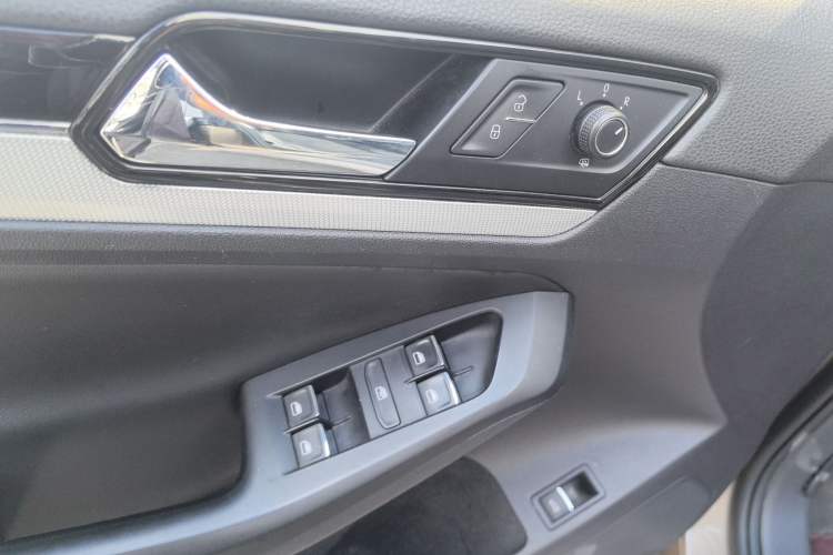 Used Volkswagen Sagitar 2018 280TSI DSG Comfort Model Interior 4