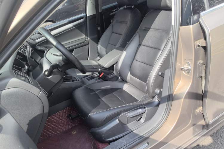 Used Volkswagen Sagitar 2018 280TSI DSG Comfort Model Left Front Seat