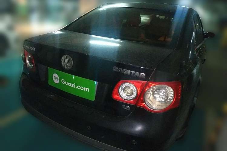Used Volkswagen Sagitar 2006 1.6L Automatic Fashion Model Rear Right 45 Deg