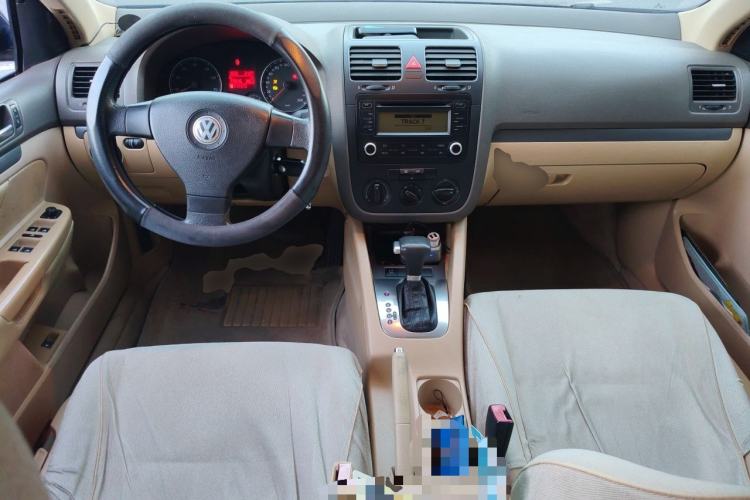 Used Volkswagen Sagitar 2006 1.6L Automatic Fashion Model Center Console