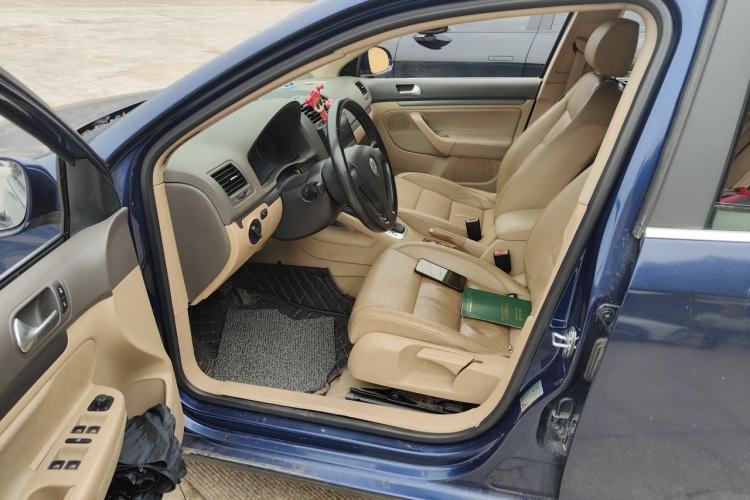 Used Volkswagen Sagitar 2006 2.0L Automatic Fashion Edition Driver Seat