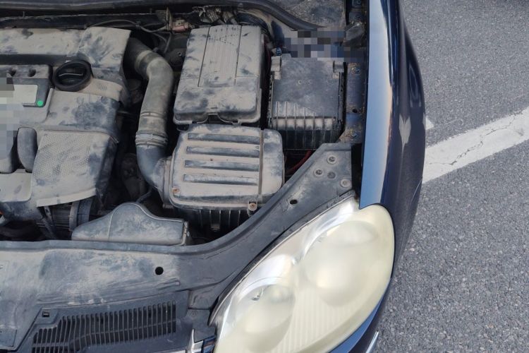 Used Volkswagen Sagitar 2006 1.6L Automatic Fashion Model Engine Bay Left