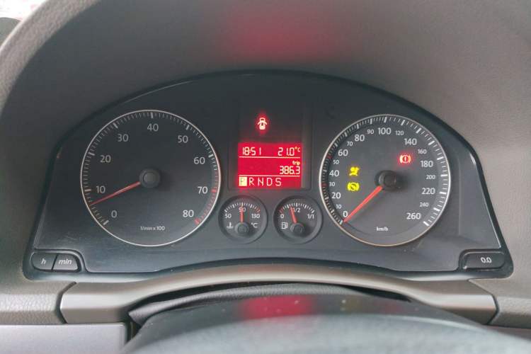 Used Volkswagen Sagitar 2006 1.6L Automatic Fashion Model Instrument Cluster