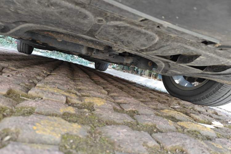 Used Volkswagen Sagitar 2006 1.6L Manual Fashion Model Chassis Front
