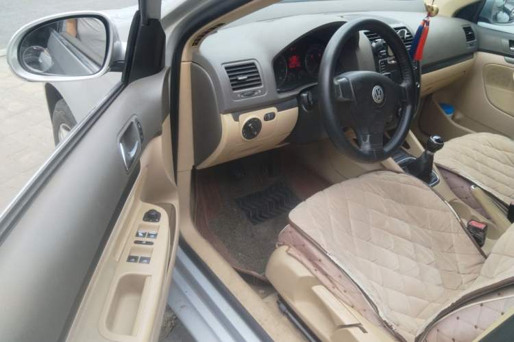 Used Volkswagen Sagitar 2006 2.0L Manual Comfort Version Driver Seat