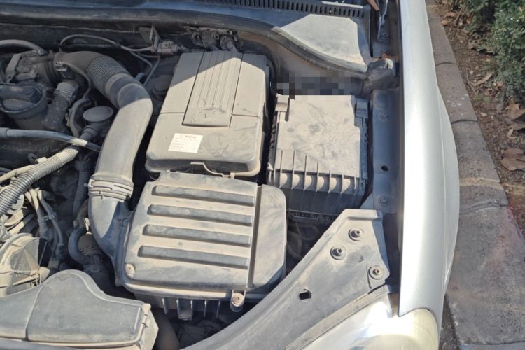 Used Volkswagen Sagitar 2006 1.6L Manual Fashion Model Engine Bay Left