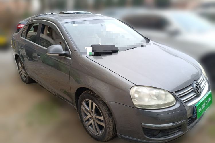 Used Volkswagen Sagitar 2006 1.6L Manual Fashion Model Front Right 45 Deg