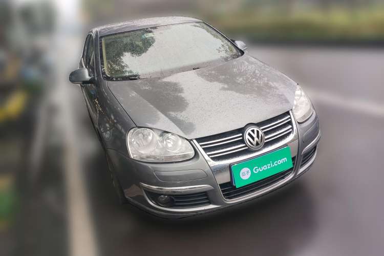 Used Volkswagen Sagitar 2006 2.0L Automatic Comfort Edition Front Right 45 Deg