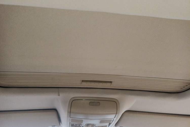 Used Volkswagen Sagitar 2006 1.6L Manual Fashion Model Headliner