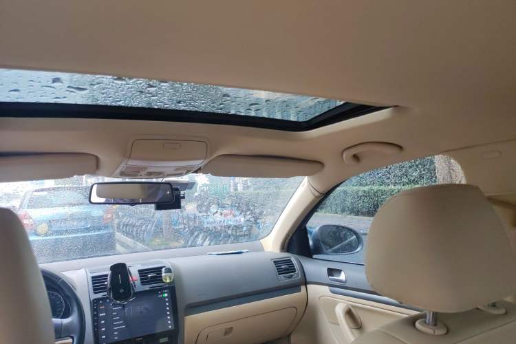 Used Volkswagen Sagitar 2006 2.0L Automatic Comfort Edition Headliner