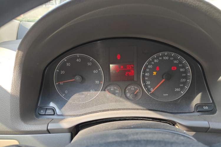 Used Volkswagen Sagitar 2006 1.6L Manual Fashion Model Instrument Cluster
