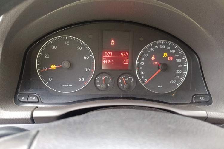 Used Volkswagen Sagitar 2006 1.6L Manual Fashion Model Instrument Cluster