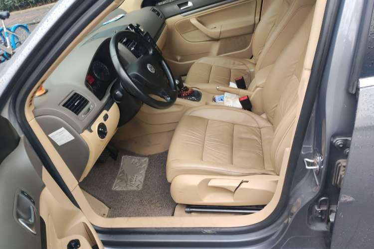 Used Volkswagen Sagitar 2006 2.0L Automatic Comfort Edition Left Front Seat