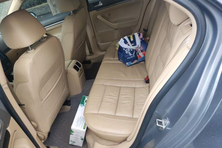 Used Volkswagen Sagitar 2006 2.0L Automatic Comfort Edition Left Rear Seat