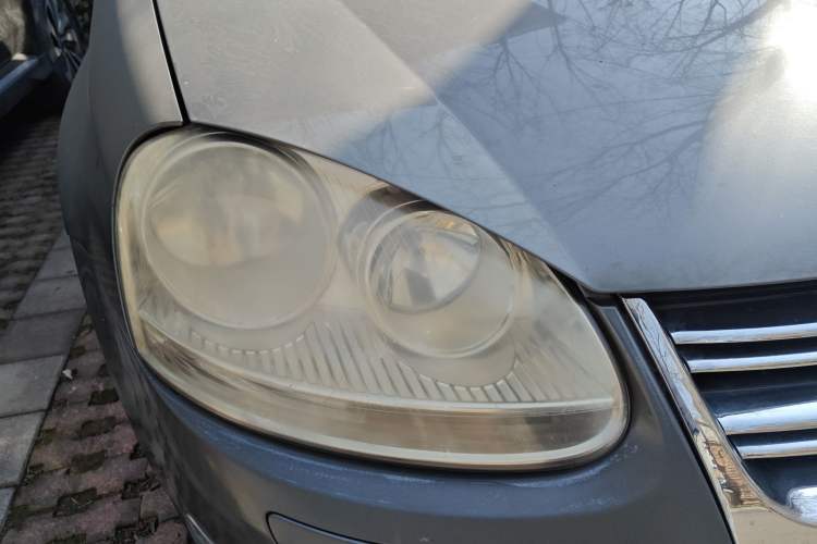 Used Volkswagen Sagitar 2006 1.6L Manual Fashion Model Right Front Headlight