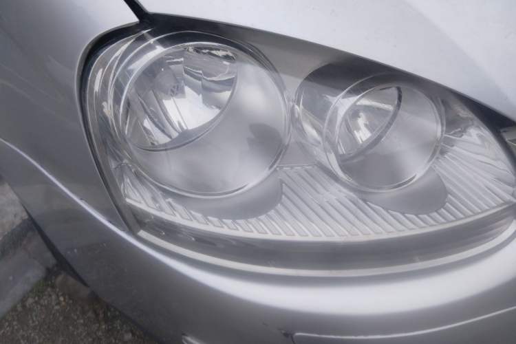 Used Volkswagen Sagitar 2006 2.0L Manual Comfort Version Right Front Headlight