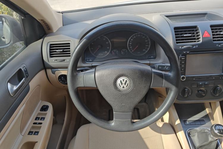 Used Volkswagen Sagitar 2006 1.6L Manual Fashion Model Steering Wheel