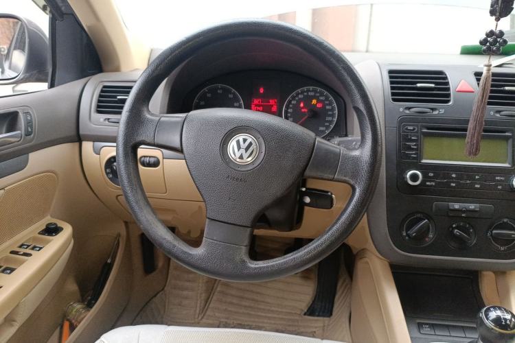 Used Volkswagen Sagitar 2006 1.6L Manual Fashion Model Steering Wheel