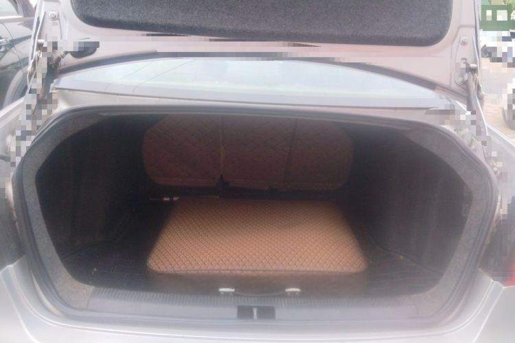 Used Volkswagen Sagitar 2006 2.0L Manual Comfort Version Trunk