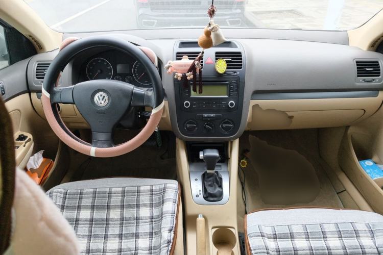 Used Volkswagen Sagitar 2006 1.6L Automatic Fashion Model Center Console