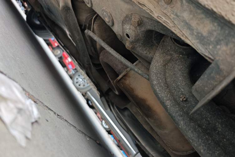 Used Volkswagen Sagitar 2006 1.6L Automatic Fashion Model Chassis Rear Left
