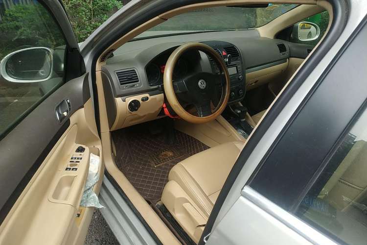 Used Volkswagen Sagitar 2006 2.0L Automatic Fashion Edition Driver Seat