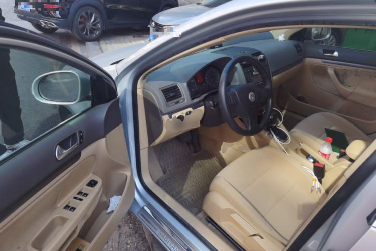 Used Volkswagen Sagitar 2006 2.0L Automatic Fashion Edition Driver Seat