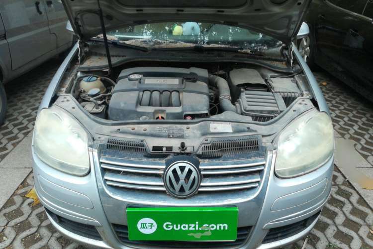 Used Volkswagen Sagitar 2006 1.6L Manual Fashion Model Engine Bay