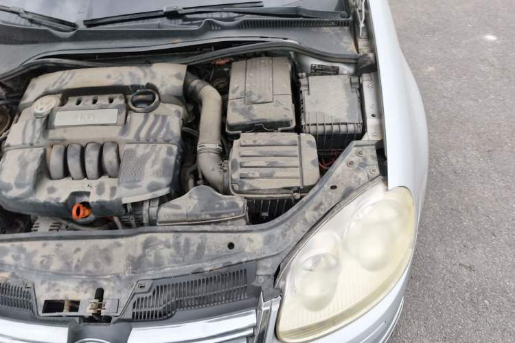 Used Volkswagen Sagitar 2006 1.6L Automatic Fashion Model Engine Bay Left