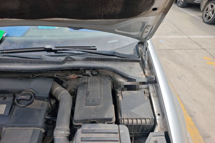 Used Volkswagen Sagitar 2006 1.6L Automatic Fashion Model Engine Bay Left