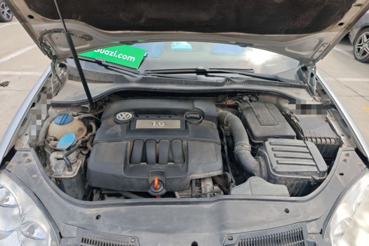 Used Volkswagen Sagitar 2006 1.6L Automatic Fashion Model Engine Bay
