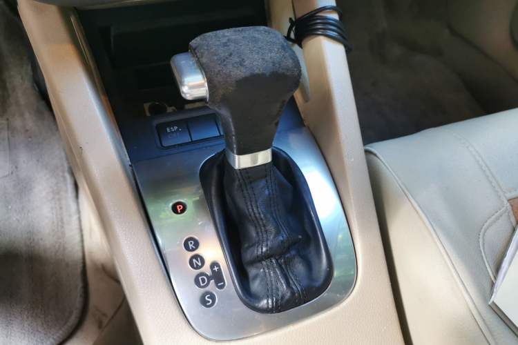 Used Volkswagen Sagitar 2006 1.8T Automatic Fashion Model Gear Lever