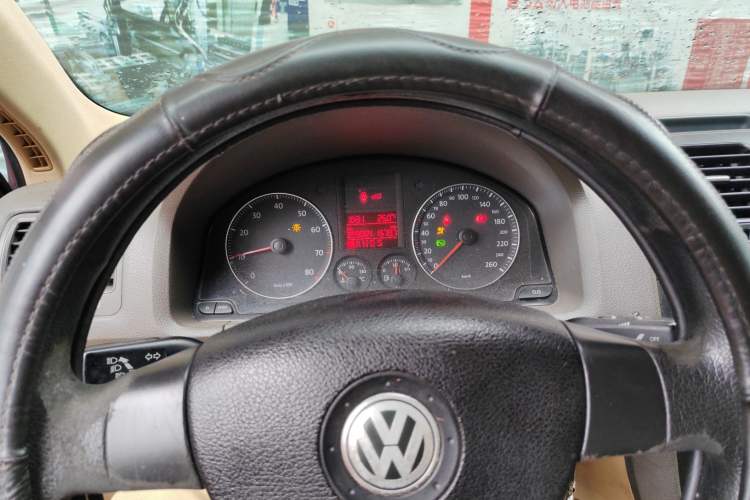 Used Volkswagen Sagitar 2006 1.6L Automatic Fashion Model Instrument Cluster