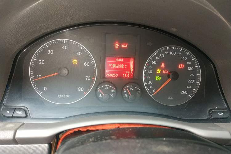 Used Volkswagen Sagitar 2006 2.0L Automatic Fashion Edition Instrument Cluster