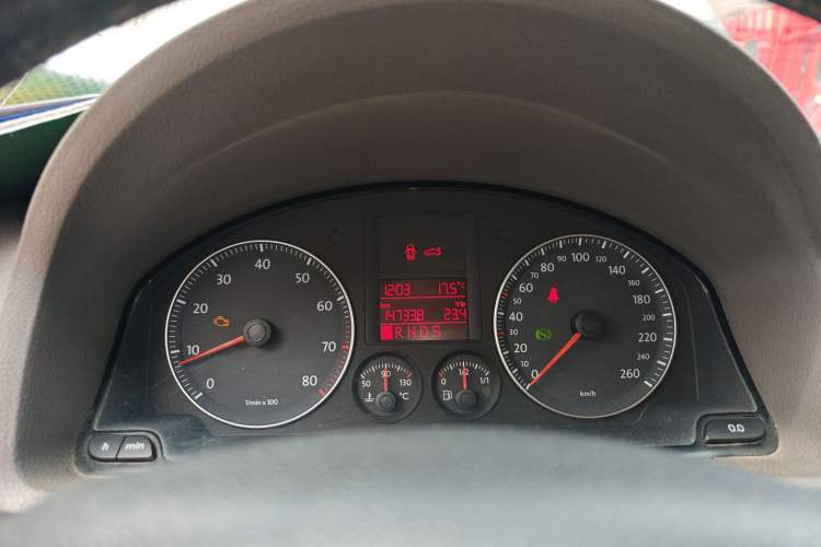 Used Volkswagen Sagitar 2006 1.6L Automatic Fashion Model Instrument Cluster