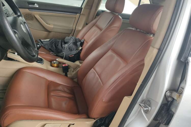 Used Volkswagen Sagitar 2006 1.6L Manual Fashion Model Left Front Seat