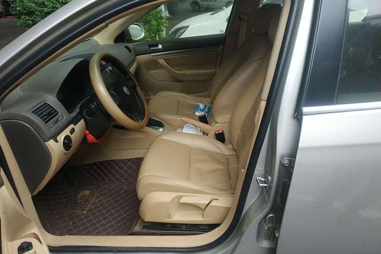 Used Volkswagen Sagitar 2006 2.0L Automatic Fashion Edition Left Front Seat