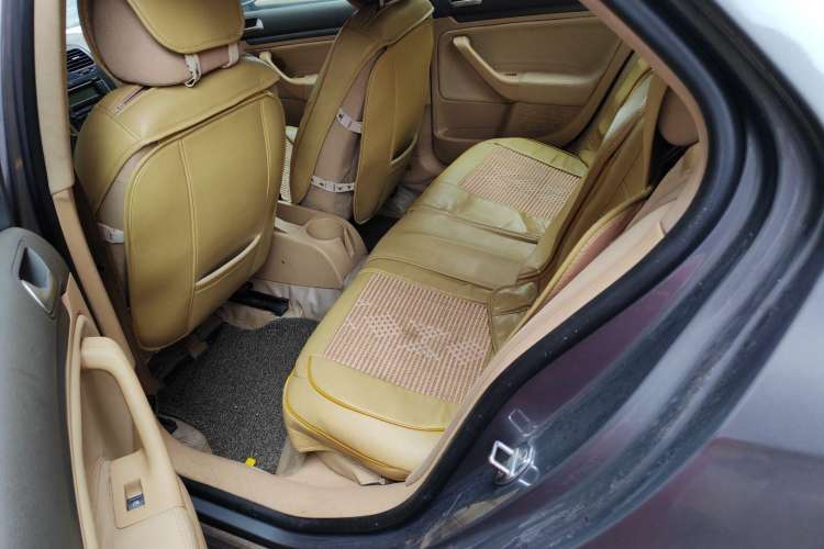 Used Volkswagen Sagitar 2006 1.6L Automatic Fashion Model Left Rear Seat