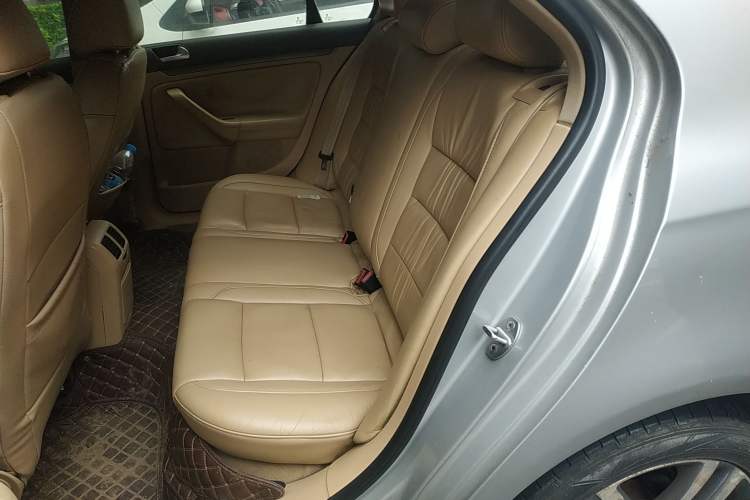 Used Volkswagen Sagitar 2006 2.0L Automatic Fashion Edition Left Rear Seat