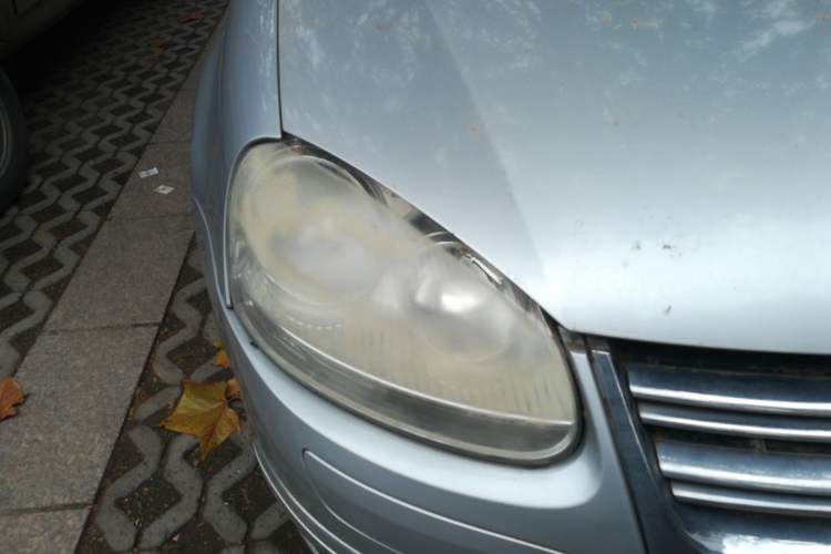 Used Volkswagen Sagitar 2006 1.6L Manual Fashion Model Right Front Headlight