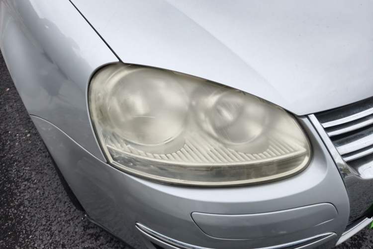 Used Volkswagen Sagitar 2006 1.6L Automatic Fashion Model Right Front Headlight