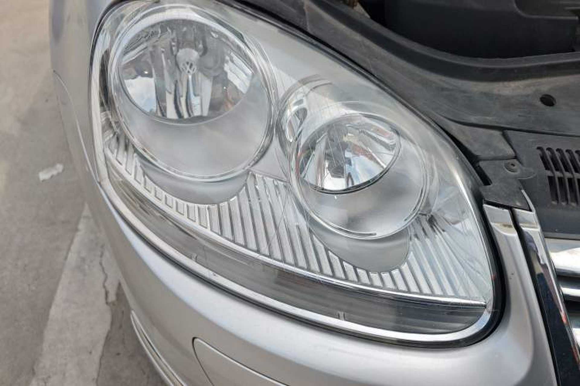 Used Volkswagen Sagitar 2006 1.6L Automatic Fashion Model Right Front Headlight