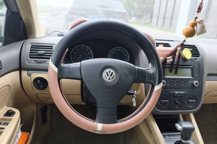 Used Volkswagen Sagitar 2006 1.6L Automatic Fashion Model Steering Wheel