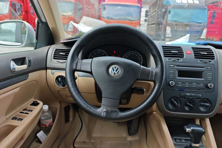 Used Volkswagen Sagitar 2006 1.6L Automatic Fashion Model Steering Wheel