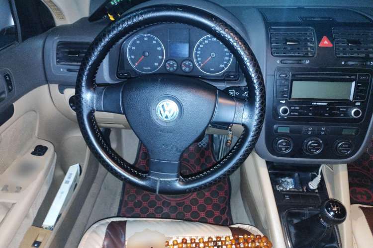 Used Volkswagen Sagitar 2006 2.0L Manual Fashion Edition Steering Wheel