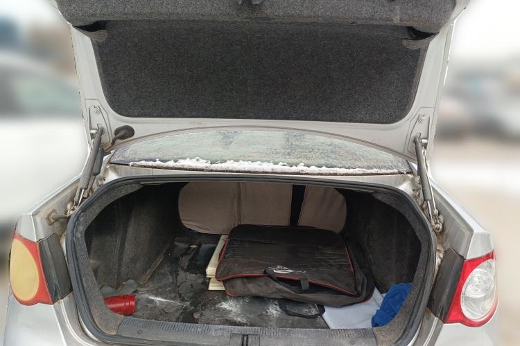Used Volkswagen Sagitar 2006 1.6L Manual Fashion Model Trunk