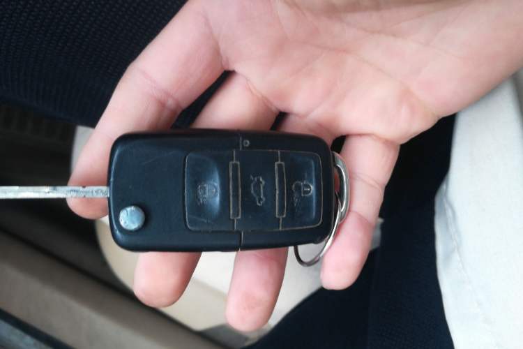 Used Volkswagen Sagitar 2006 1.6L Manual Fashion Model Vehicle Key