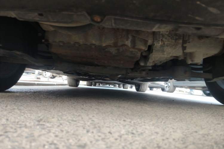 Used Volkswagen Sagitar 2006 1.6L Manual Fashion Model Chassis Front