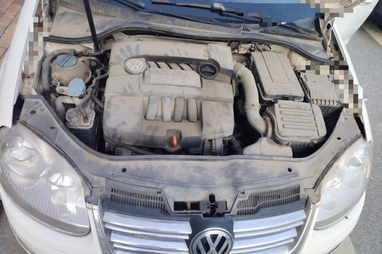 Used Volkswagen Sagitar 2006 1.6L Manual Fashion Model Engine Bay