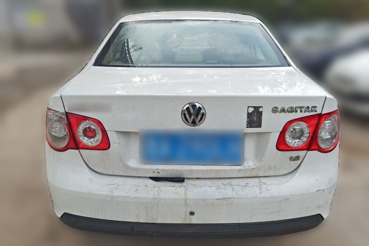 Used Volkswagen Sagitar 2006 1.6L Manual Fashion Model Rear
